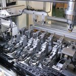 Automatic type-changing straightening machine